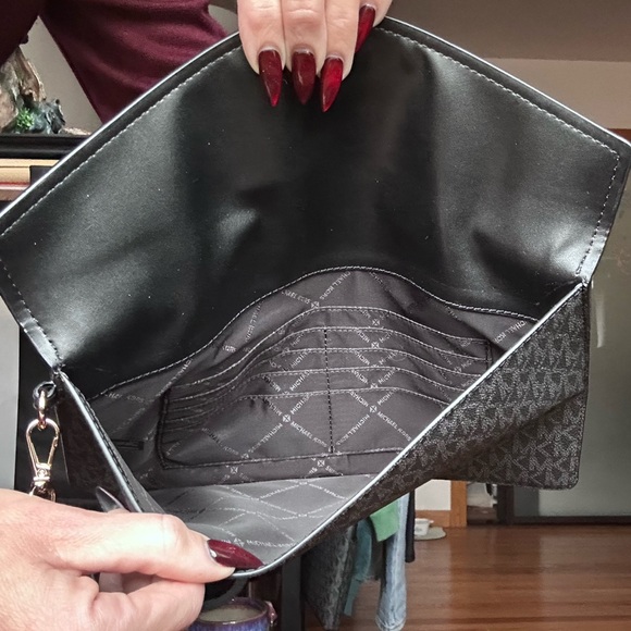 Michael Kors Clutch - Picture 5 of 6